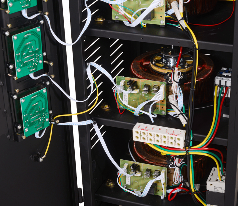 Стабилизатор напряжения РЕСАНТА АСН-9000/3-ЭМ